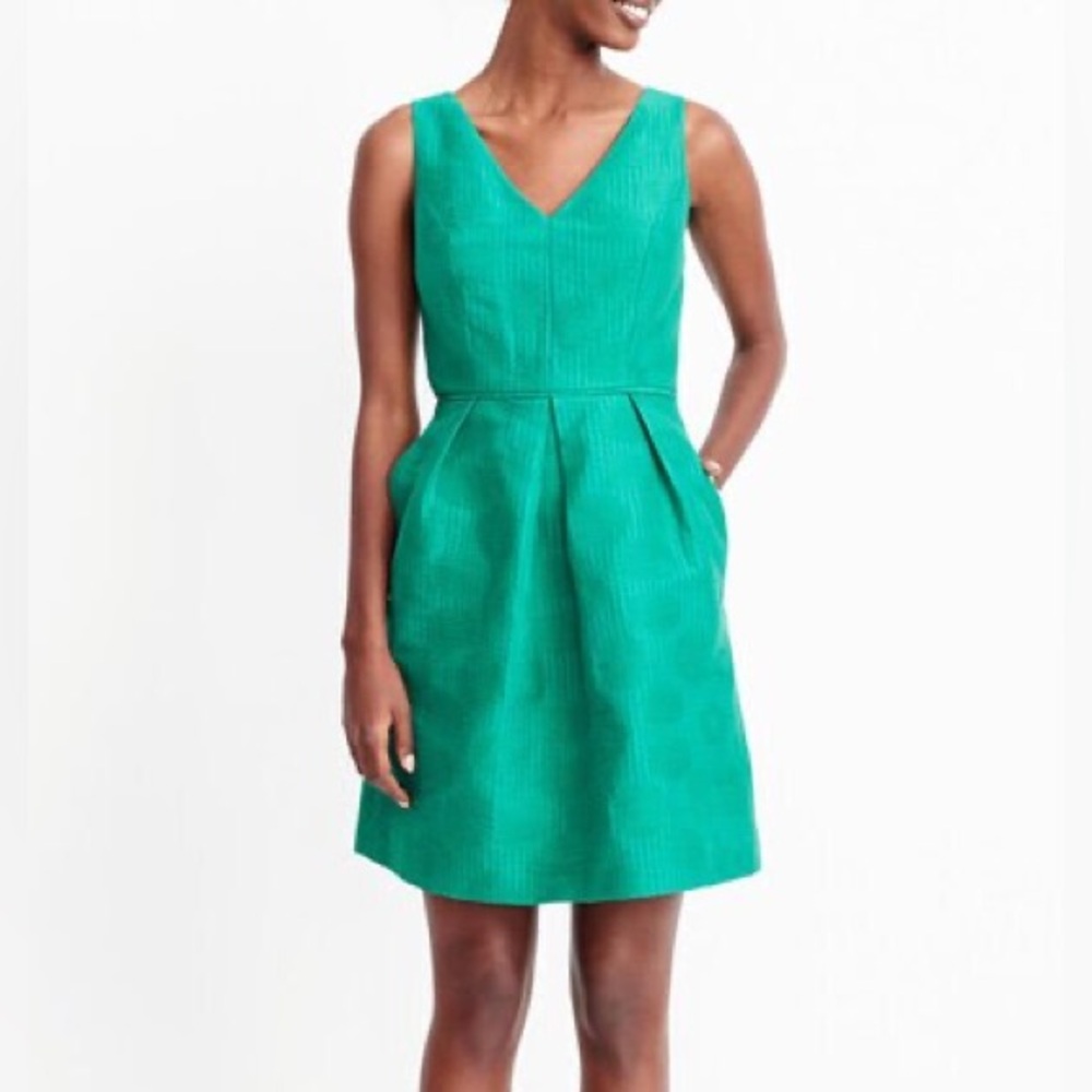 LAST CHANCE | J. Crew Jacquard Fit & Flare Dress – Green
Size 4 | New With Tags
